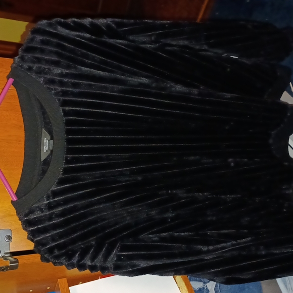 Simply Vera Vera Wang Tops - 🔴SPECIAL ITEM! Vera Wang Velour Sweatshirt